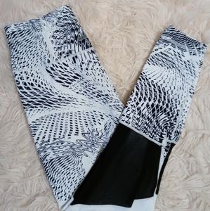 Workout Empire Black and White Leggings sz L